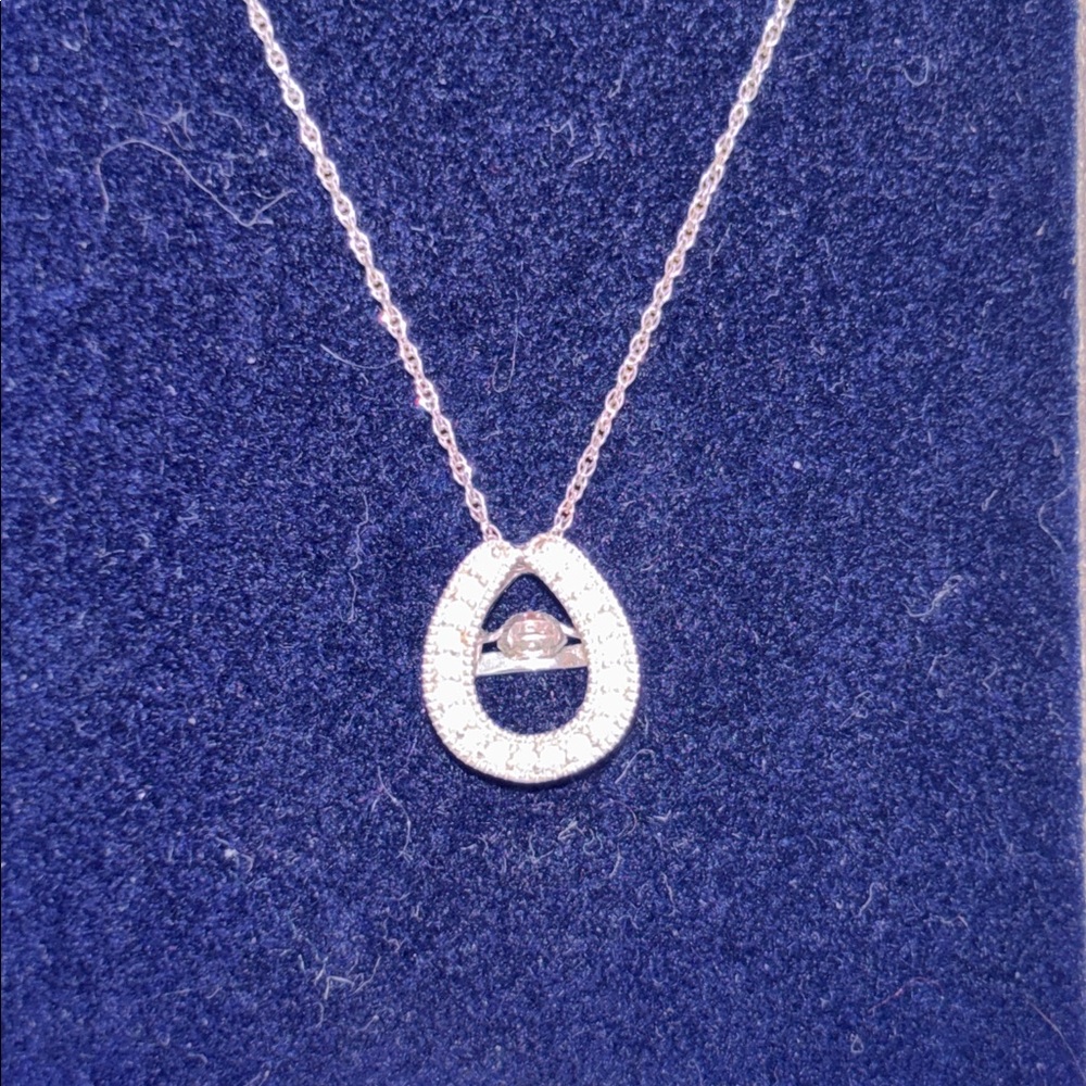 Twinkling Natural Diamond Star Horseshoe 18" Pendant Necklace(1/5 CTTW) 10k Gold - Picture 7 of 15